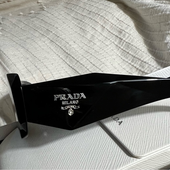 Prada Sunglasses with Mirrored Lenses - Picture 5 of 13